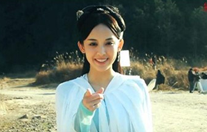 张翰娜扎在《山海经之赤影传说》手游等你